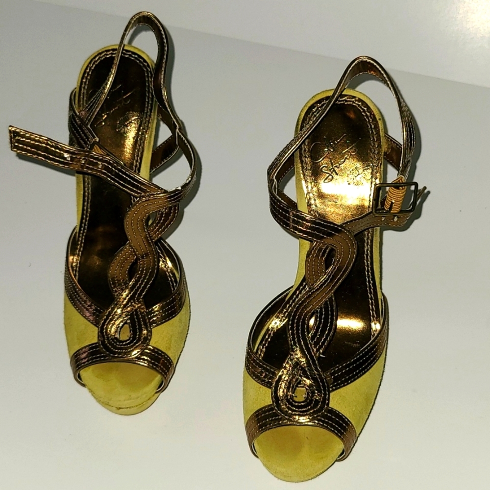 Colin Stuart heels - Picture 2 of 5